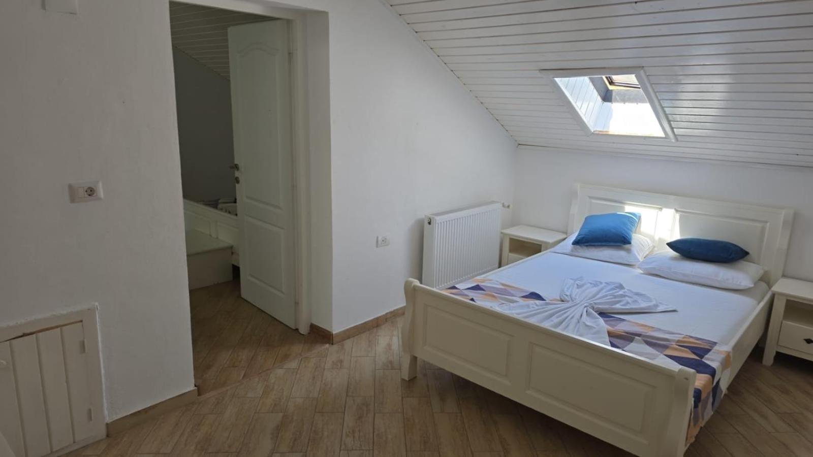 ホテル Casa Marina Ieşelniţa エクステリア 写真