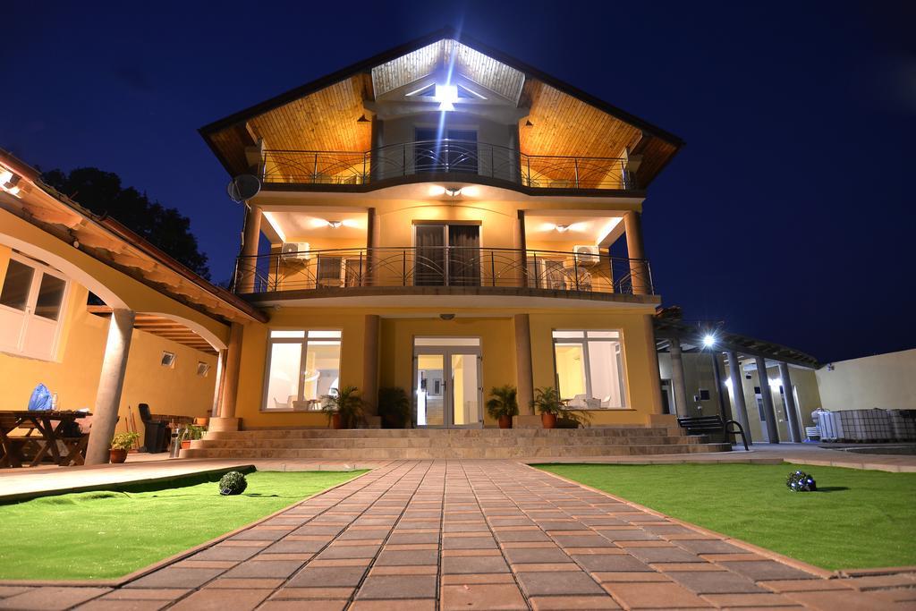 ホテル Casa Marina Ieşelniţa エクステリア 写真