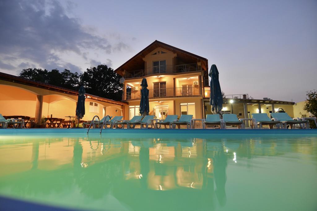 ホテル Casa Marina Ieşelniţa エクステリア 写真