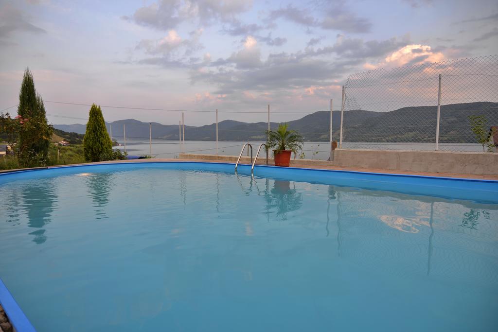 ホテル Casa Marina Ieşelniţa エクステリア 写真