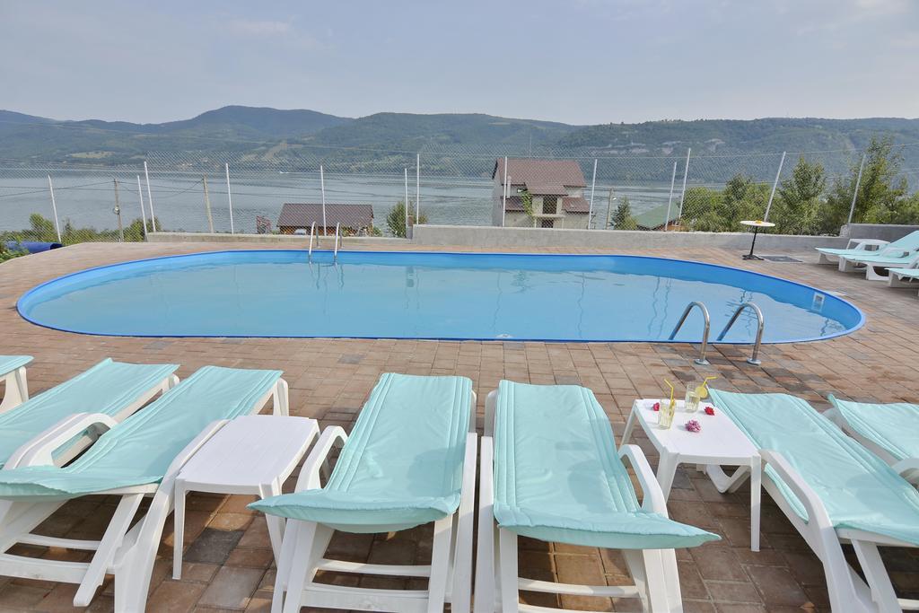 ホテル Casa Marina Ieşelniţa エクステリア 写真