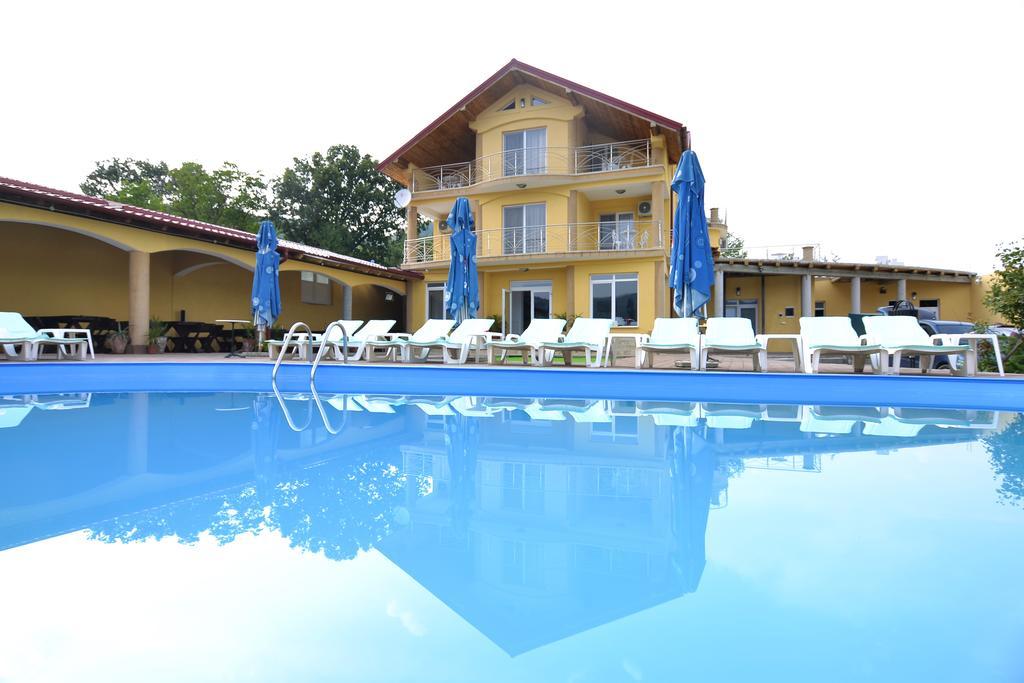ホテル Casa Marina Ieşelniţa エクステリア 写真