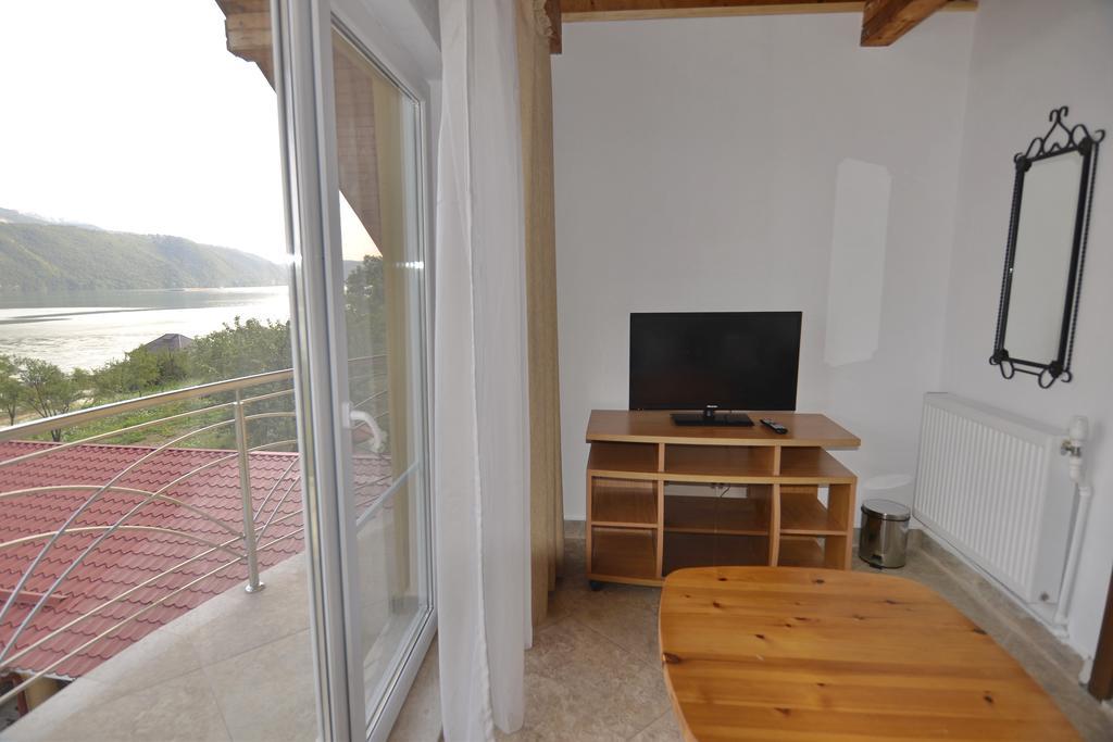 ホテル Casa Marina Ieşelniţa エクステリア 写真