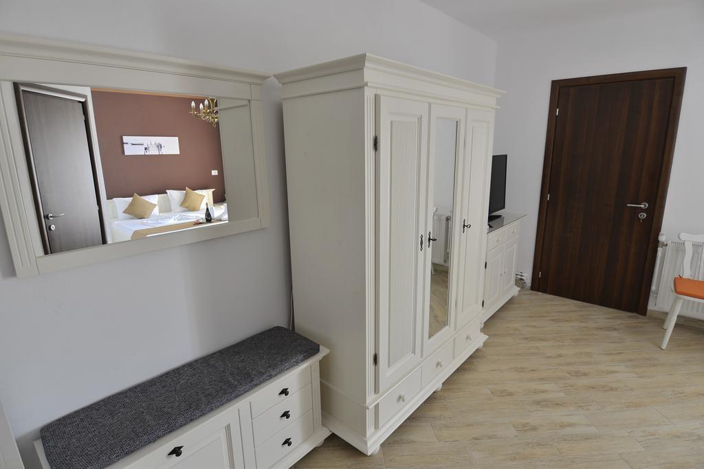 ホテル Casa Marina Ieşelniţa エクステリア 写真