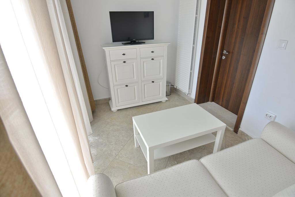 ホテル Casa Marina Ieşelniţa エクステリア 写真