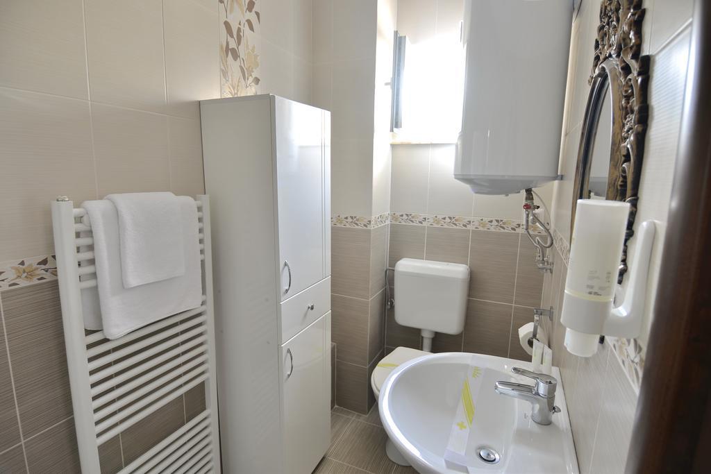 ホテル Casa Marina Ieşelniţa エクステリア 写真