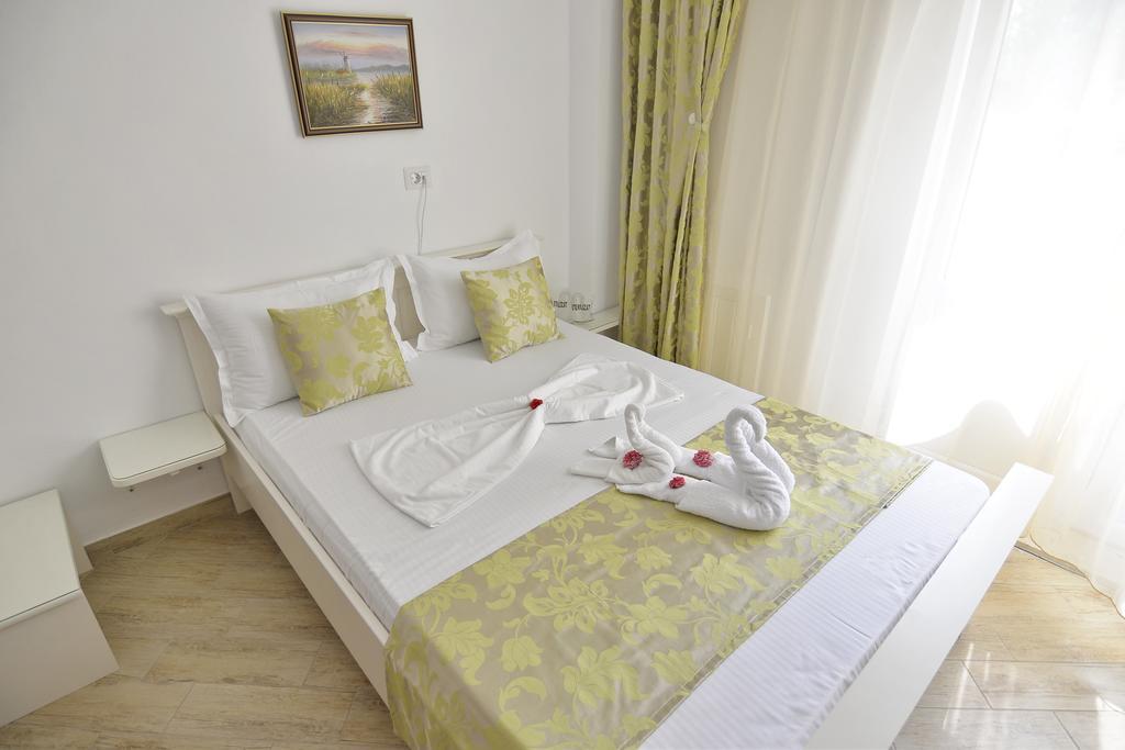 ホテル Casa Marina Ieşelniţa エクステリア 写真