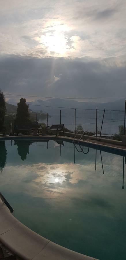 ホテル Casa Marina Ieşelniţa エクステリア 写真