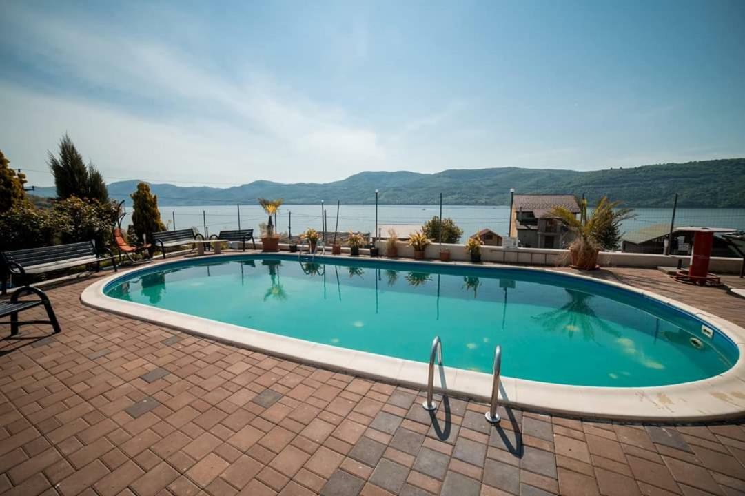 ホテル Casa Marina Ieşelniţa エクステリア 写真